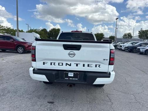 2022 Nissan Frontier SV