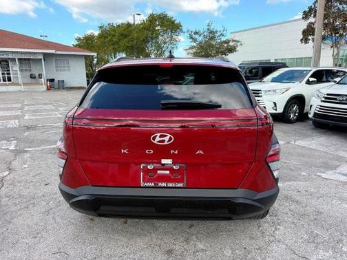 2025 Hyundai KONA SEL