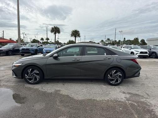 2025 Hyundai ELANTRA SEL