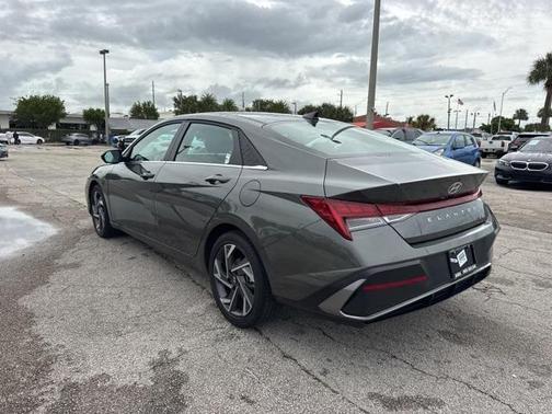 2025 Hyundai ELANTRA SEL