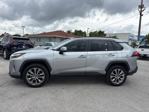 2023 Toyota RAV4 XLE Premium