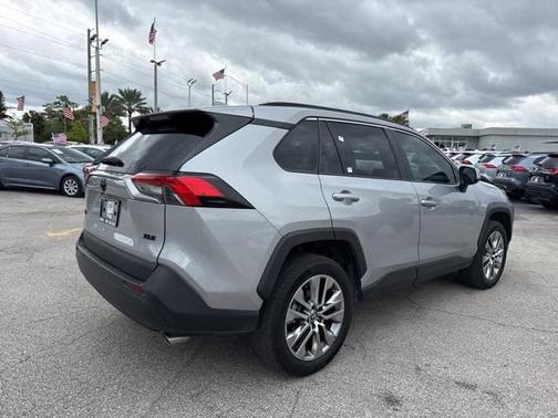 2023 Toyota RAV4 XLE Premium