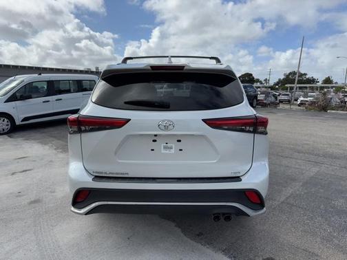 2022 Toyota Highlander XSE
