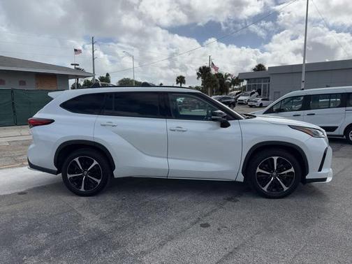 2022 Toyota Highlander XSE