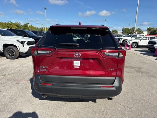 2024 Toyota RAV4 XLE
