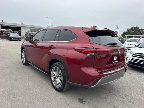 2022 Toyota Highlander Platinum