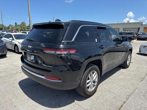 2024 Jeep Grand Cherokee Laredo