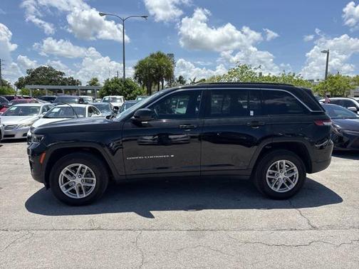 2024 Jeep Grand Cherokee Laredo