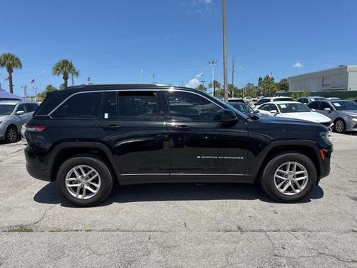 2024 Jeep Grand Cherokee Laredo