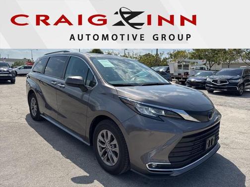 2023 Toyota Sienna XLE