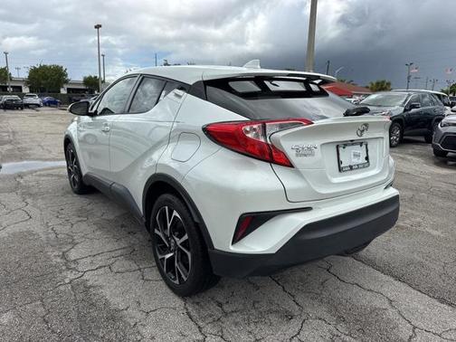 2021 Toyota C-HR XLE