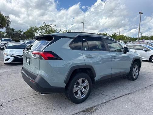 2022 Toyota RAV4 XLE