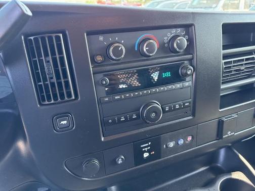 2023 GMC Savana 2500 Work Van
