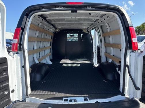 2023 GMC Savana 2500 Work Van