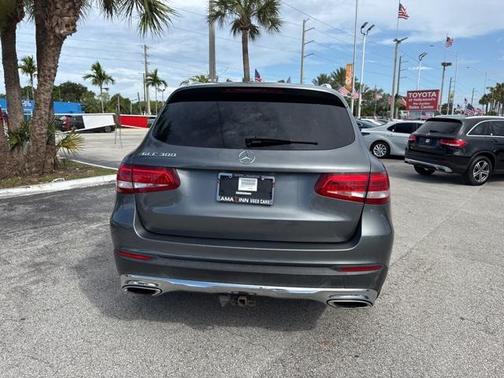 2017 Mercedes-Benz GLC 300 Base