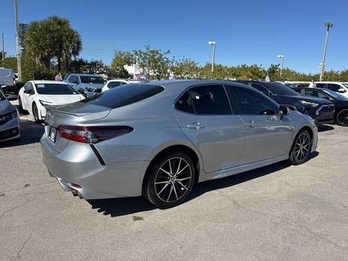2023 Toyota Camry SE