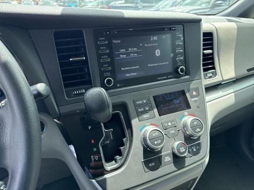 2020 Toyota Sienna LE