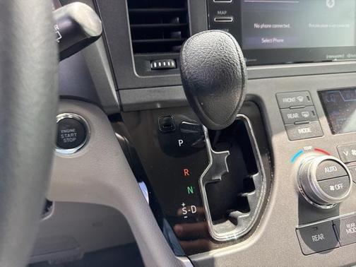 2020 Toyota Sienna LE