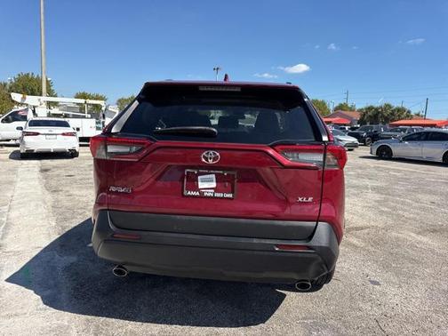 2022 Toyota RAV4 XLE