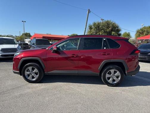 2022 Toyota RAV4 XLE