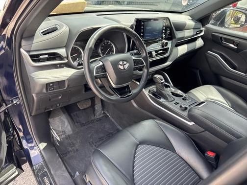 2022 Toyota Highlander XSE