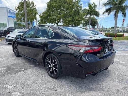 2022 Toyota Camry SE