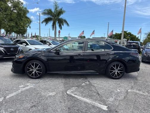 2022 Toyota Camry SE