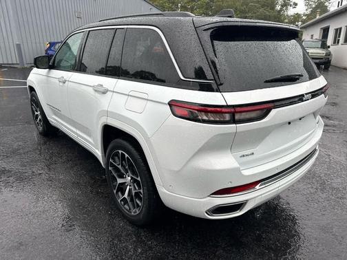 2024 Jeep Grand Cherokee Summit