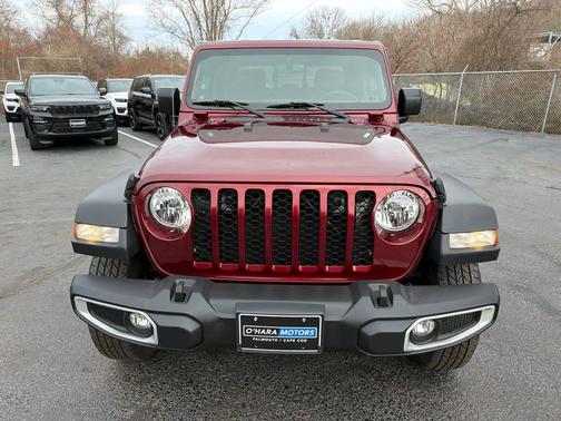 2022 Jeep Gladiator Sport S
