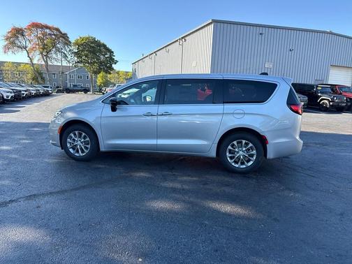 2026 Chrysler Pacifica L