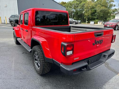 2025 Jeep Gladiator High Tide