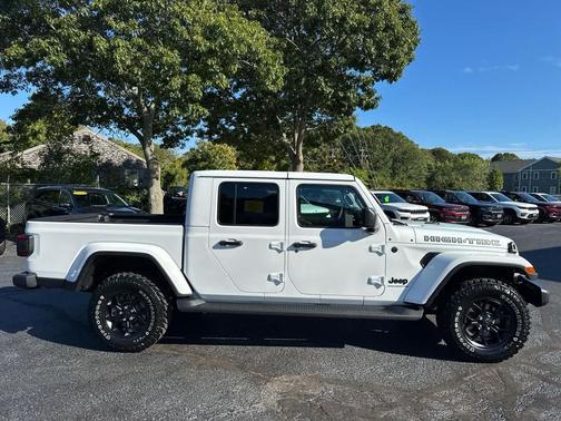 2025 Jeep Gladiator High Tide