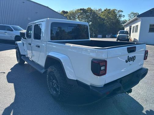 2025 Jeep Gladiator High Tide