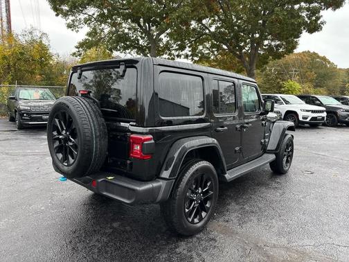 2024 Jeep Wrangler 4xe Sahara