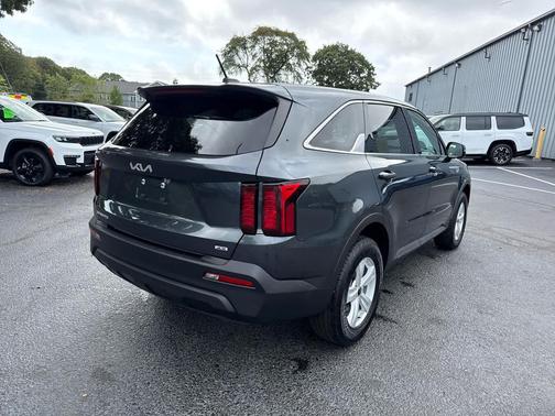 2023 Kia Sorento LX