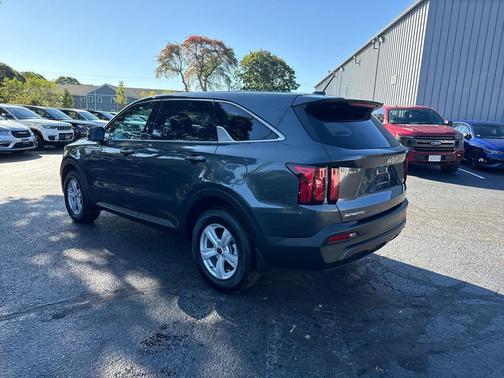 2023 Kia Sorento LX