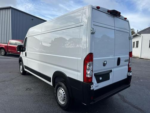 2025 RAM ProMaster 2500 Tradesman