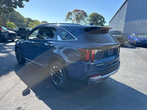 2024 Kia Sorento S