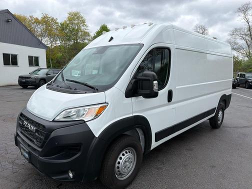 Bright White Clearcoat 2025 RAM ProMaster 2500 Tradesman