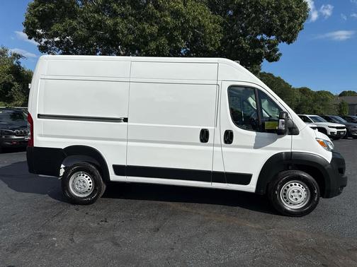 2025 RAM ProMaster 2500 Tradesman