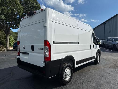 2025 RAM ProMaster 2500 Tradesman
