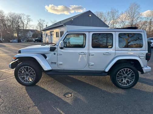2024 Jeep Wrangler 4xe High Altitude