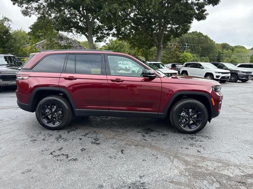 2025 Jeep Grand Cherokee Altitude