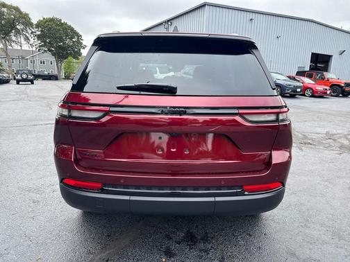 2025 Jeep Grand Cherokee Altitude