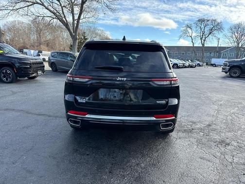 2023 Jeep Grand Cherokee Summit