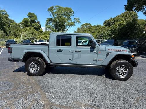 2025 Jeep Gladiator Mojave X