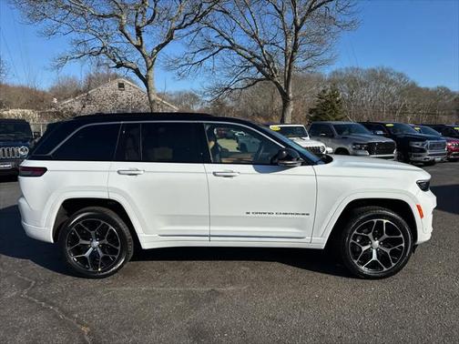 2025 Jeep Grand Cherokee Summit