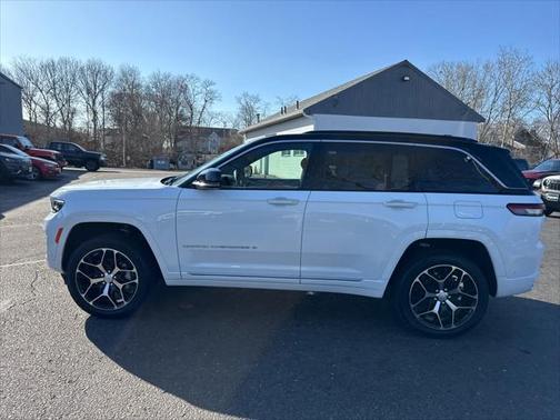 2025 Jeep Grand Cherokee Summit