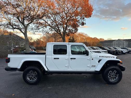 2026 Jeep Gladiator Mojave X