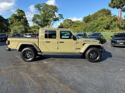 2025 Jeep Gladiator High Tide